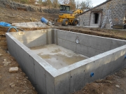 Réalisation d'une piscine béton - En attente des finitions